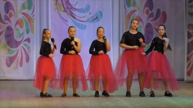 Театрализованное представление с развлекательной программой «Песни нашего детства»