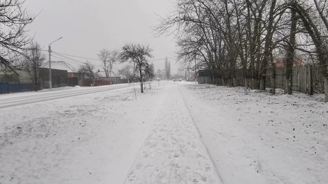 Снег дорожка мимо аквапарка