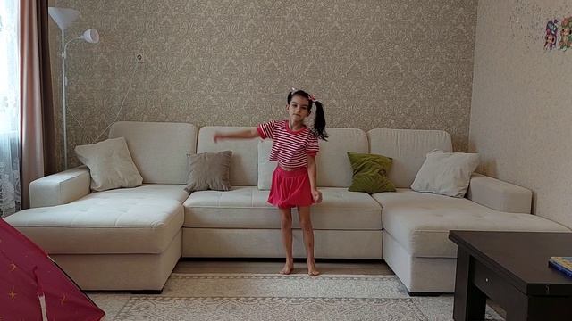 Танцую под песню "Егоза", детский хор "Великан"