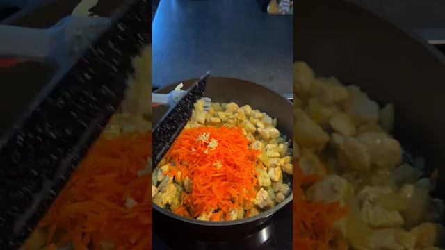 Вермишель «паутинка» с курицей карри