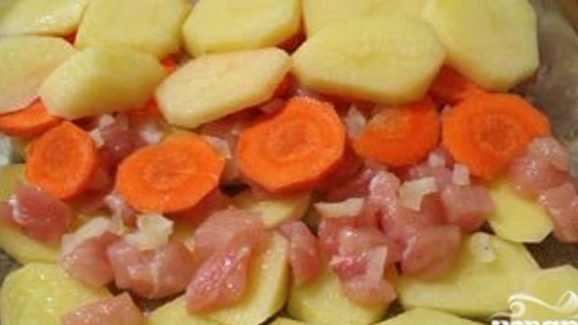 Картофельная запеканка с куриной грудкой