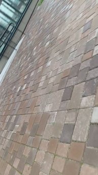 кидаем бутылку пятилитровую с двадцать пятого этажа