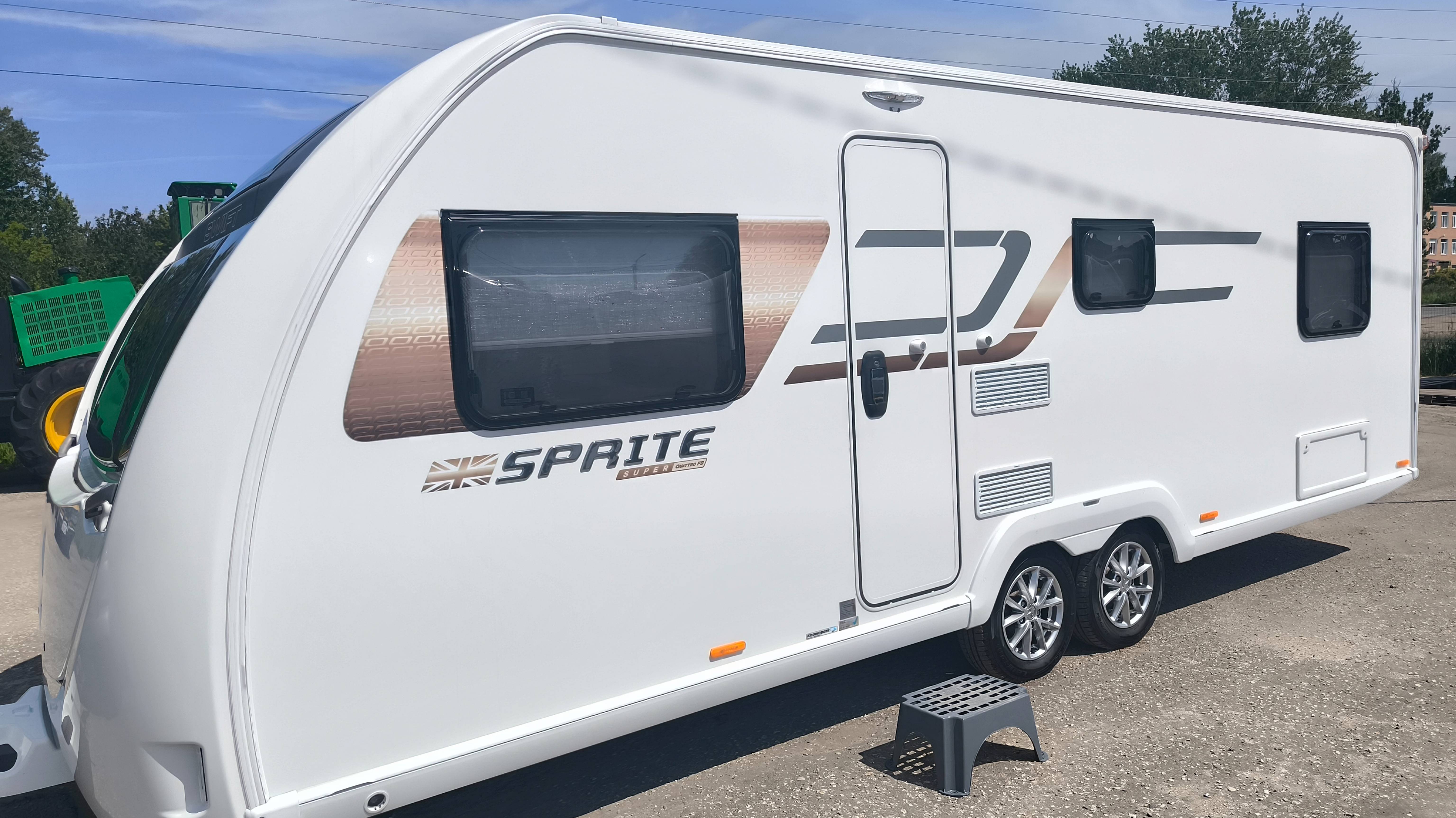 Шикарный семейный-автодом Swift Sprite Super Quattro FB 2022 года на 6 мест с отличной планировкой