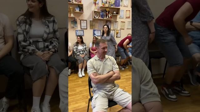 Наш хореограф Юрий Юрьевич знает нас как свои пять пальцев!