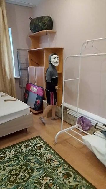продолжение нас затащили в страшный дом маньяка.......