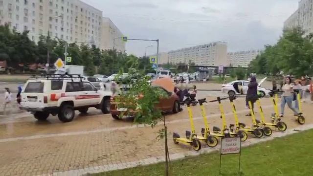 Огромная лужа в Новосибирске после ливня