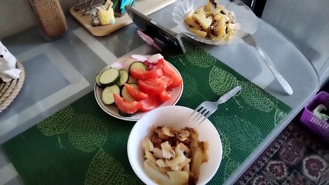 Жизнь в деревне.🏡 Посадки продолжаются.
