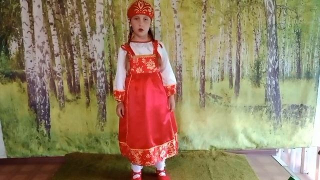 Стихотворение "Спор народных символов России" Оксаны Сергеевой читает Алиса Воронкова.