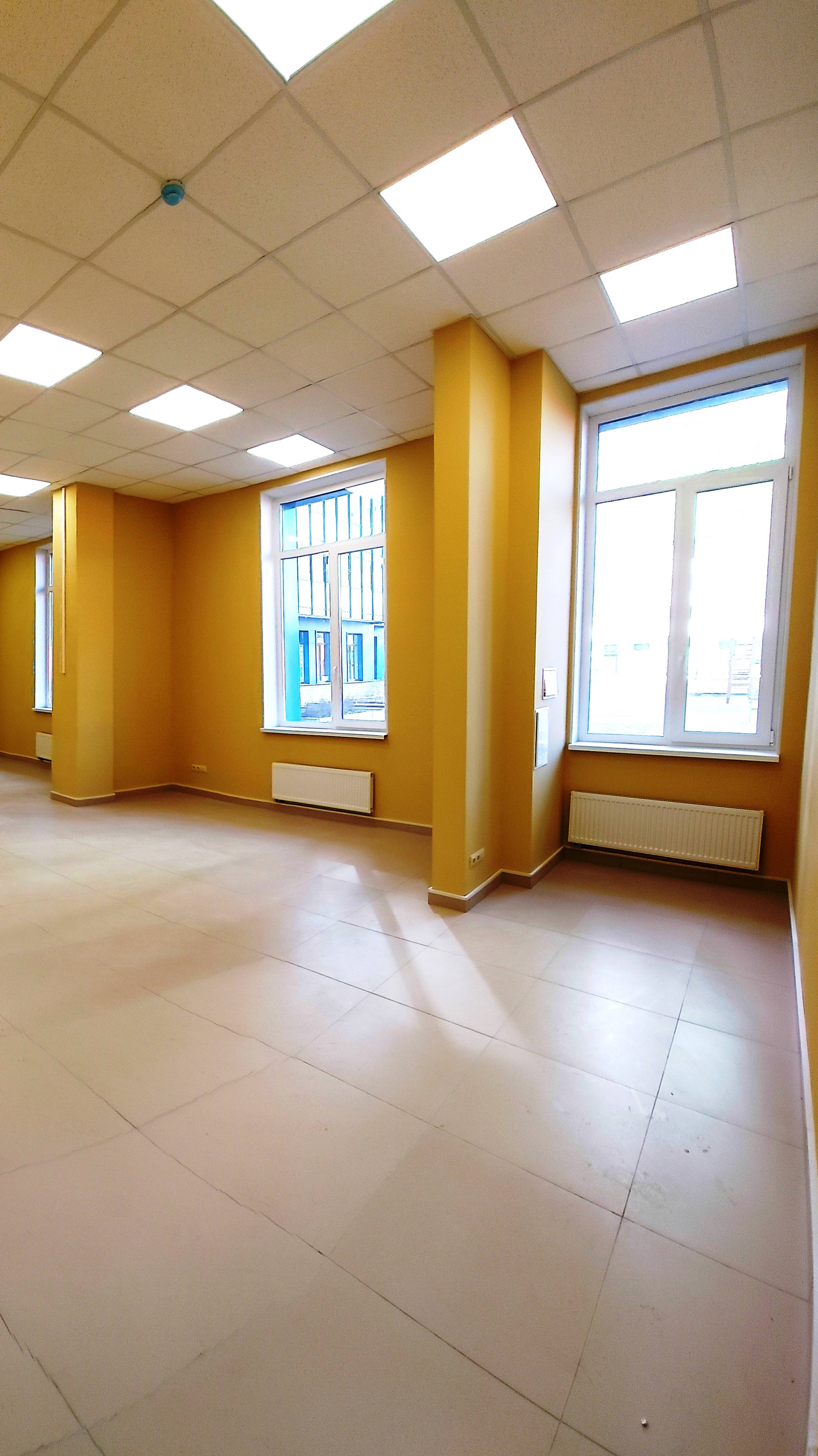 Парашютная 34 помещение 130м.кв.
