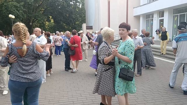 Позволь мне рассказать дождю.....15.06.25 Гомель парк Луначарского 🥰💫