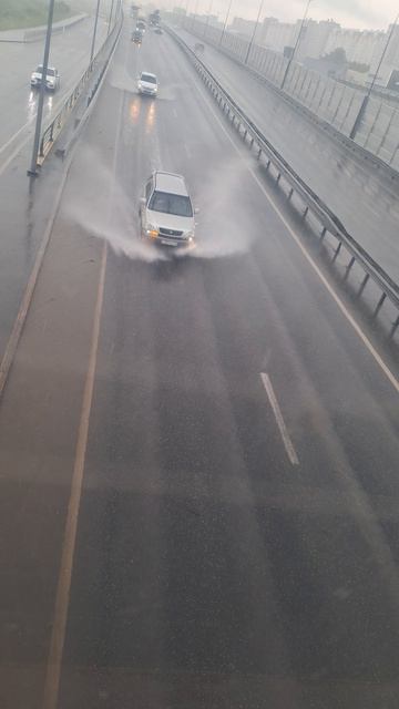 Брызги в стороны!