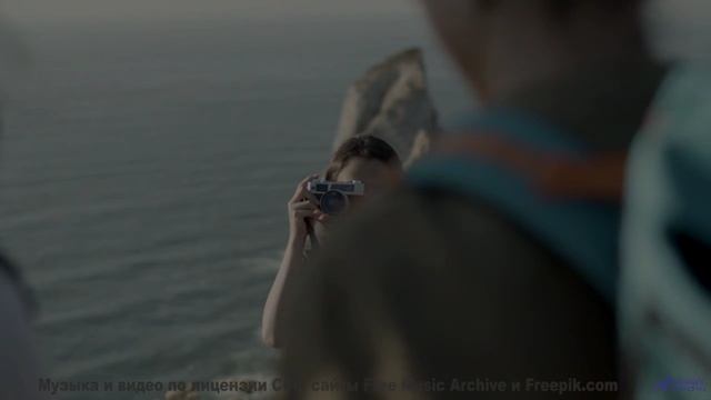 Эта музыка звучит как обещание новых приключений вдвоём - Lowest Face -- Derek Clegg -- Man on the R