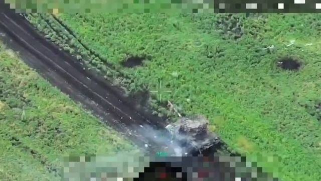 На Краснолиманском направлении операторы расчёта FPV детально разобрали Т-64 ВСУк с последующей дето