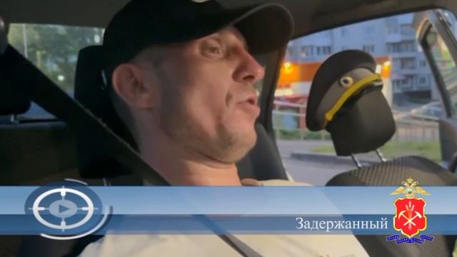 Новокузнецкие полицейские благодаря гражданам задержали таксиста, управлявшего автомобилем в наркоти