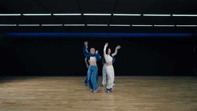 ITZY "UNTOUCHABLE" Dance Practice
