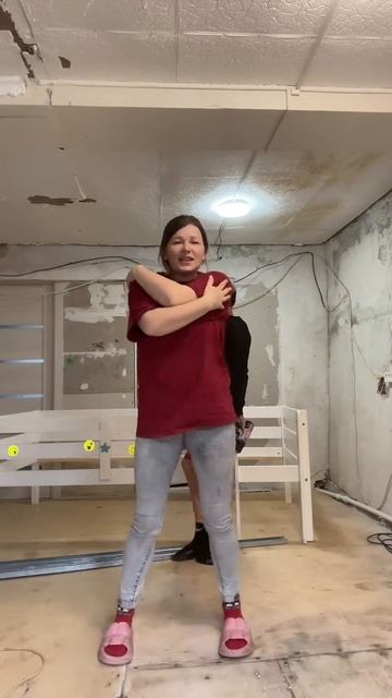 Идём поздравлять маму с днём рождения #уралочка #мама #деньрождения