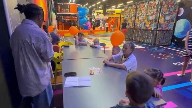 Репортаж об английском мастер-классе в игровой комнате «Космоклуб»
