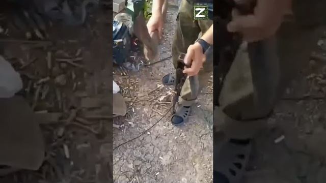 На такое способна только Русское оружие.
Про неубиваемый АК