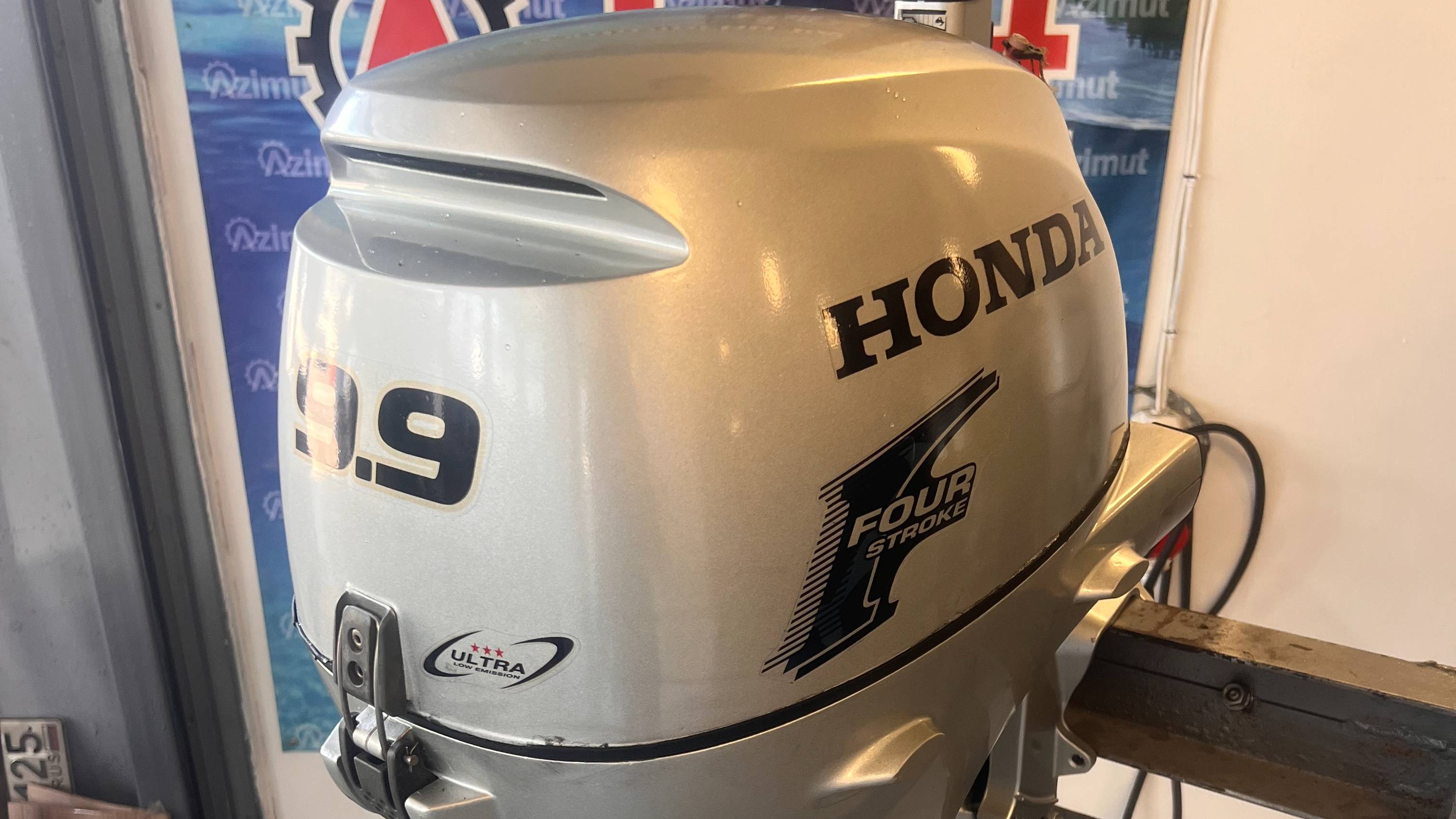 работа лодочного мотора HONDA 9,9, РУЧНОЙ+ЭЛЕКТРОСТАРТЕР, 2002 Г.