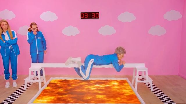 Игра в Кальмара 2 в Реальной Жизни Челлендж _ Попробуйте Выиграть в Игру в Кальм