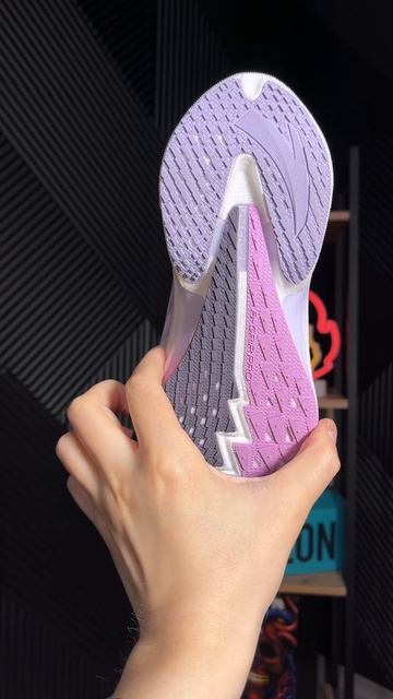 Anta Mach 4.0