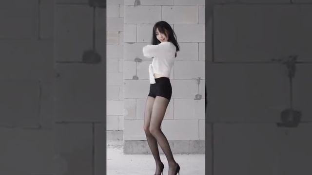 девушка на стройке