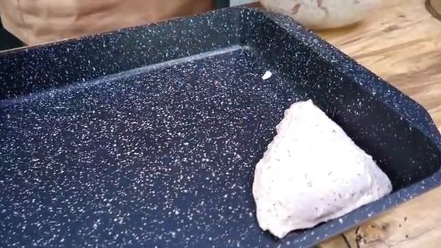 Куриные бёдра в кефире в духовке и рассыпчатый рис на гарнир. Быстрый и вкусный ужин.
