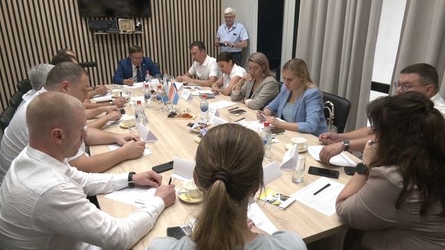 Каменским предпринимателям рассказали о федеральной поддержке. Панорама 13.06.25