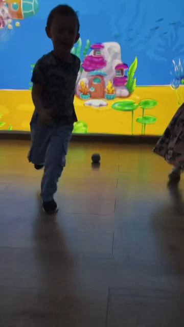 БумБумчик - интерактивная стена для детей 3-7 лет