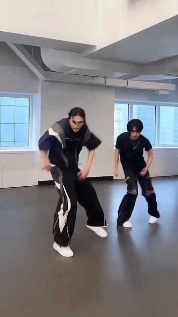 Hyunjin and Jisung  Swag  dancing, Stray kids