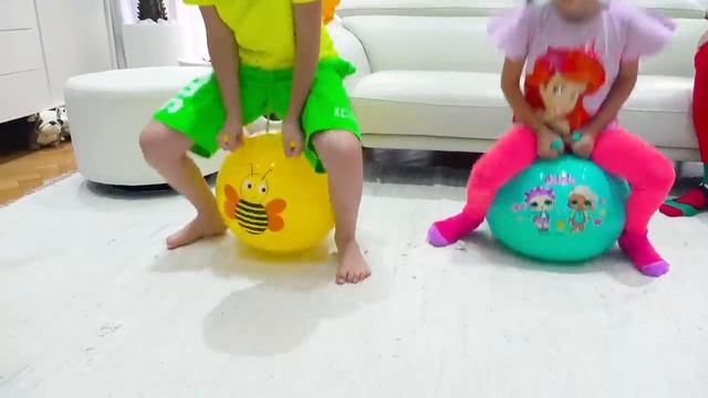 Miss Katy|Мисс Кэти Катя и папа справляются с икотой