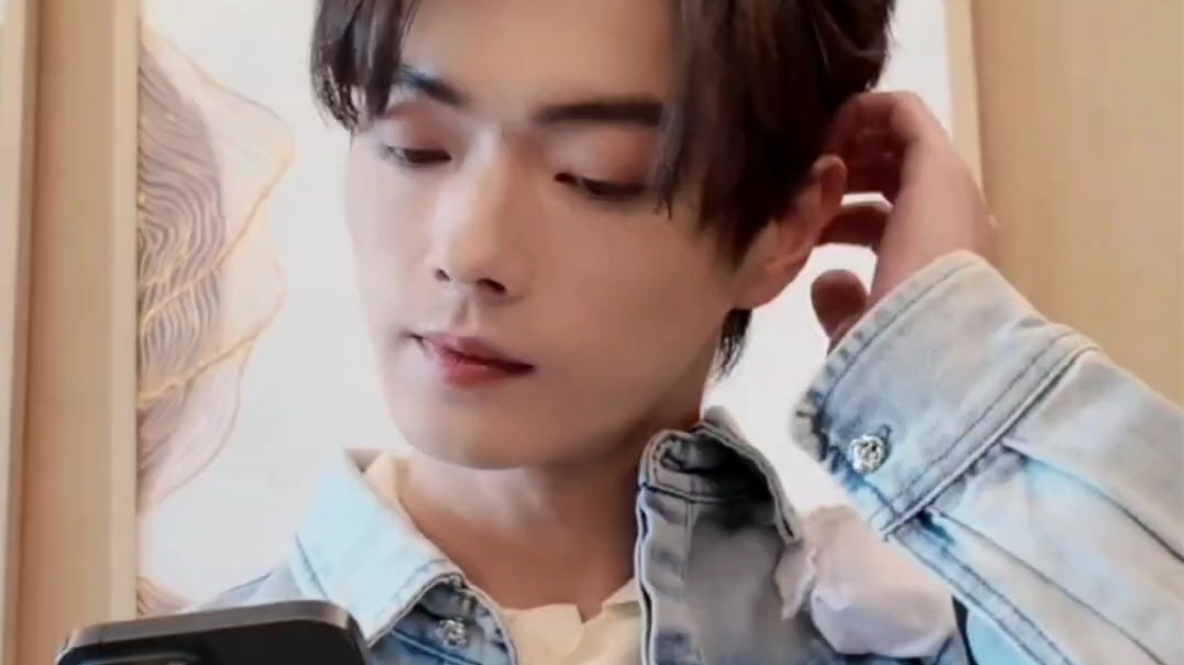 Перевод mini VLOG от 04-05.062024 Чанша шоу "Побег из тайной комнаты" 👻🎬 #сюйкай #XuKai