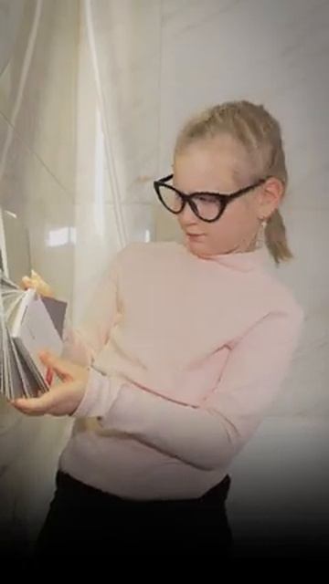 Версия 2.0 - дизайнер 👩🏼🎨👧🏼 Они у нас хоть и молодые, но очень талантливые и ответственные 🤓