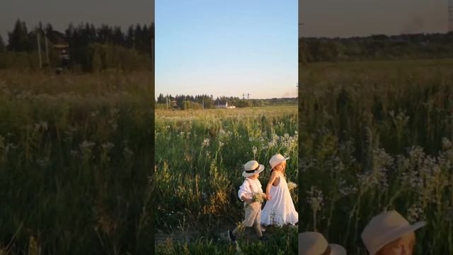 Детская фотосессия на закате в поле