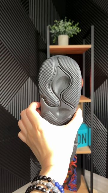 Anta Gravity Black