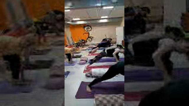 Хатха йога.  Уттихита паршваконасана.