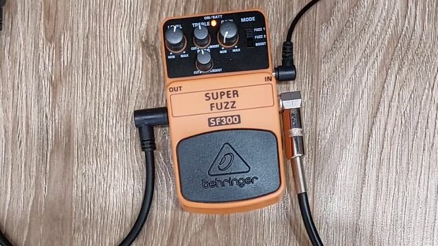 Behringer SF300 Super Fuzz