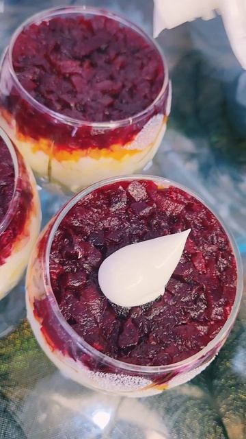Селёдка под шубой с осетровой икрой и с икрой морского ежа в бокале!❤️ #verytasty #delicious