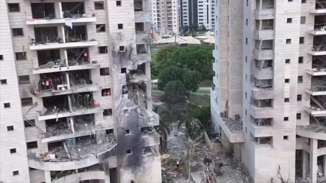 Удар иранской баллистической ракеты по городу Петах-Тиква и последствия