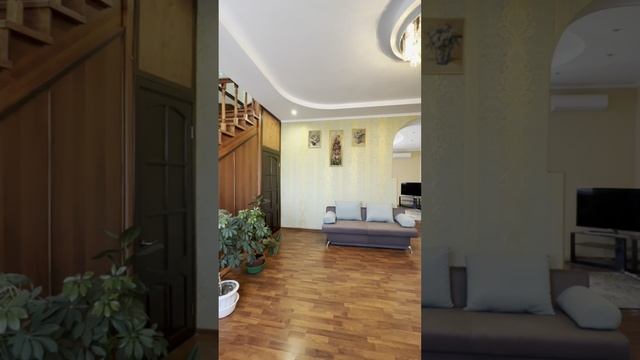 Продам коттедж.
Отличное месторасположение .
480 м кв .