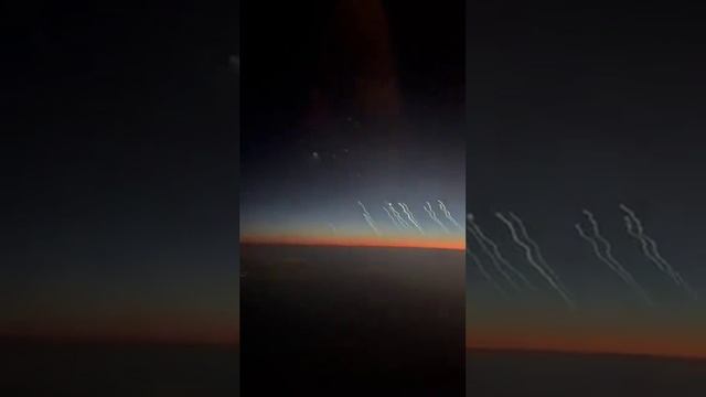Выпуск  баллистических ракет Ираном и кадры прилетов по Израилю