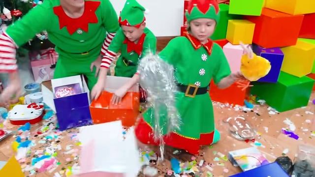 Мистер Макс Макс и Катя и их подарки на Рождество