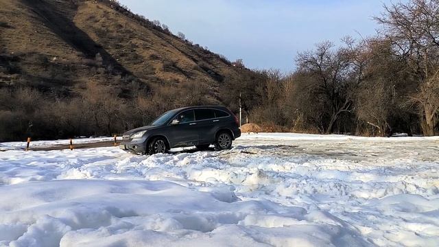 HONDA CR-V OFF-ROAD WET SNOW AND ICE. CHECK 4WD / Хонда црв Оффроад по мокрому снегу и льду.