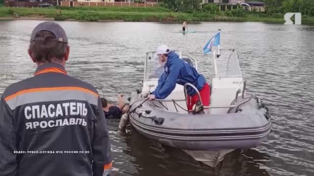 На Которосли прошли учения ярославских сотрудников МЧС