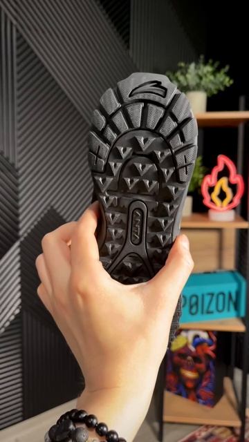 Anta Wild Run Black