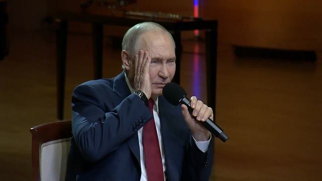 «Любовь — это не только обнимашки!»: Путин о главном, чему его научили родители