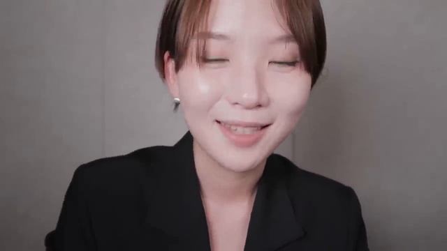 Judy ASMR. Ролевая игра - сделаю вам макияж, тихий голос, косметические принадлежности.