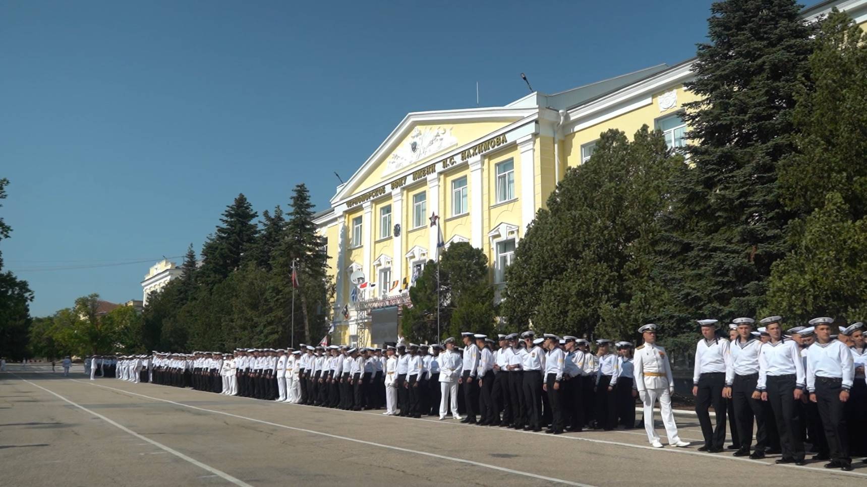 В Севастополе состоялся 75-й выпуск офицеров ЧВВМУ имени П.С. Нахимова