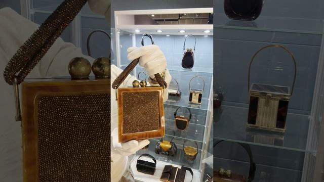 Антикварная бакелитовая сумка с фасадами из бисера