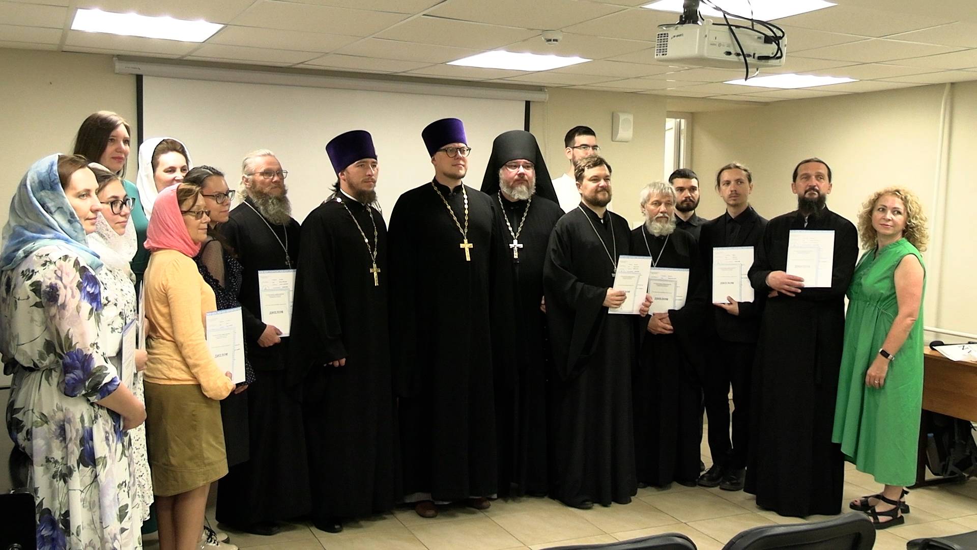 В Центре подготовки церковных специалистов Симбирской епархии прошел первый выпускной